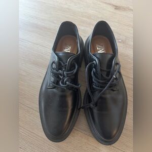 Zara Women's Black Oxfords